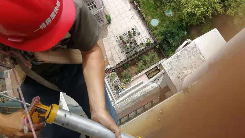 JS防水涂料施工后开裂？与普通涂料的对比解析